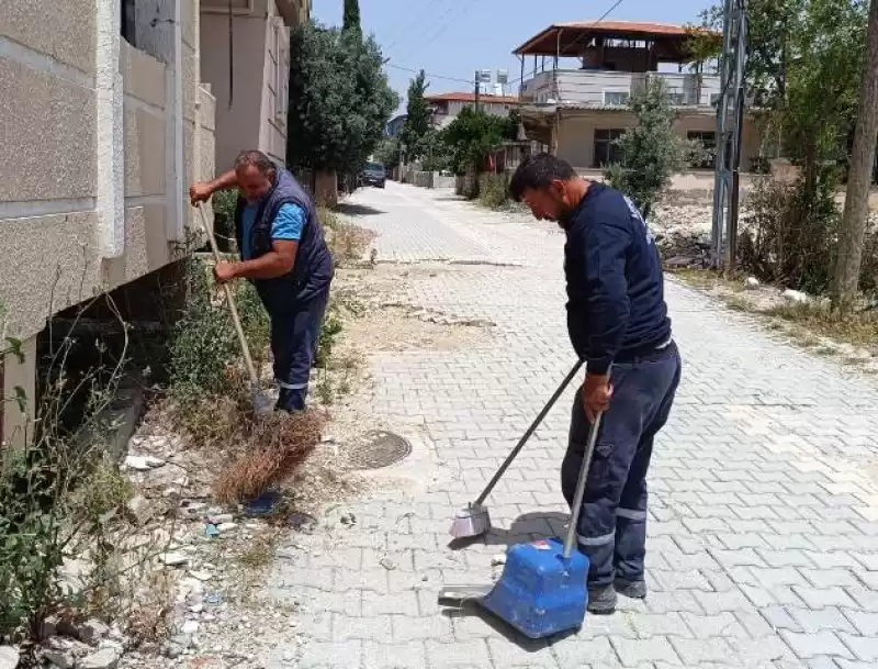 Antakya’nın 95 Mahallesinde Temizlik çalışmaları Sürüyor