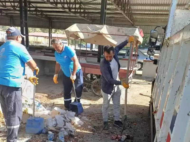 Antakya’nın Her Köşesinde Temizlik çalışmaları Devam Ediyor