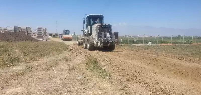 ANTAKYA FEN İŞLERİ MÜDÜRLÜĞÜ YOL ÇALIŞMALARINI SÜRDÜRÜYOR