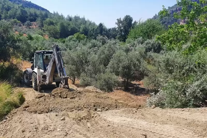 ANTAKYA FEN İŞLERİ YOL ÇALIŞMALARINI SÜRDÜRÜYOR