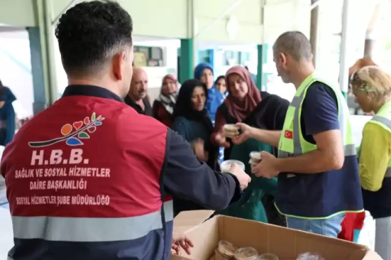 HBB MUHARREM AYI VE ANA VATANA KATILIŞ DOLAYISIYLA AŞURE DAĞITTI