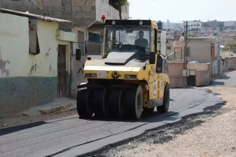 HBB’NİN ASFALTLAMA ATAĞI REYHANLI’DA DEVAM EDİYOR