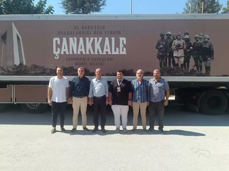 Başkan Yapar, Çanakkale Savaşları Mobil Müzesi’ni Ziyaret Etti