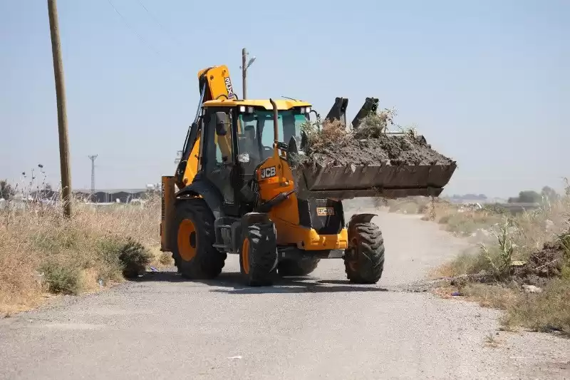 HATAY BÜYÜKŞEHİR’DEN HAFRİYAT VE MOLOZ TEMİZLİĞİ