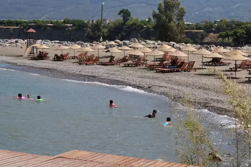 HATAY’A KAZANDIRILAN 6 YENİ PLAJDA ÇALIŞMALAR SONA YAKLAŞIYOR