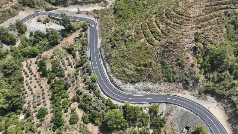 HBB’NİN DÖKTÜĞÜ ASFALT HATAY’DAN İSTANBUL’A YOL OLUR