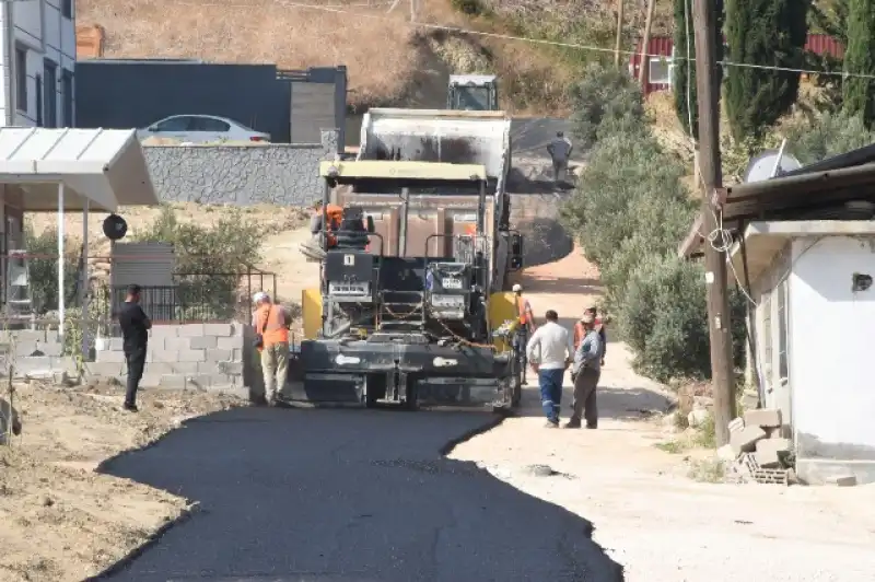 Başkan Yapar, Dediğini Yaptı, Üzümdalı Mahallesinin Yol Sorununu çözdü