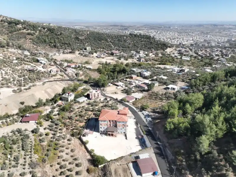 HATAY BÜYÜKŞEHİR’DE ASFALT SEFERBERLİĞİ SÜRÜYOR