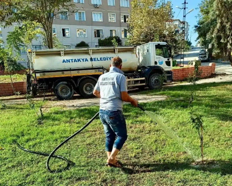 Antakya’nın Park Ve Yeşil Alanlarında Bakım Ve Onarım çalışmaları Devam Ediyor