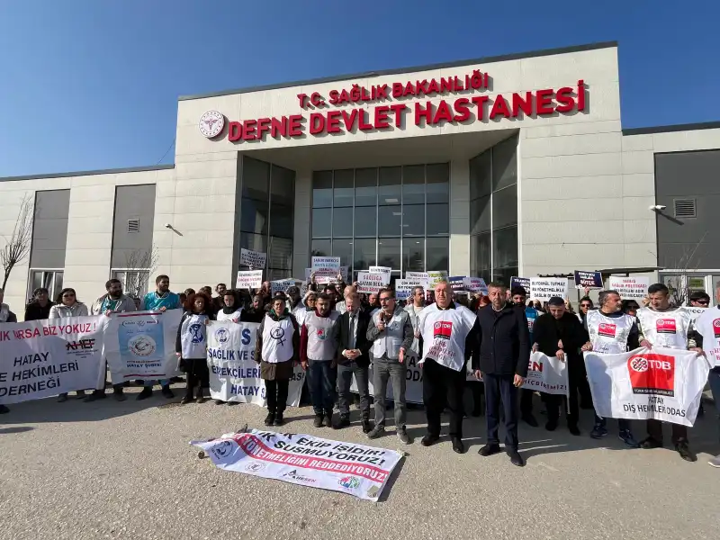  SAĞLIKÇILAR’DAN PROTESTOLARA DEVAM…