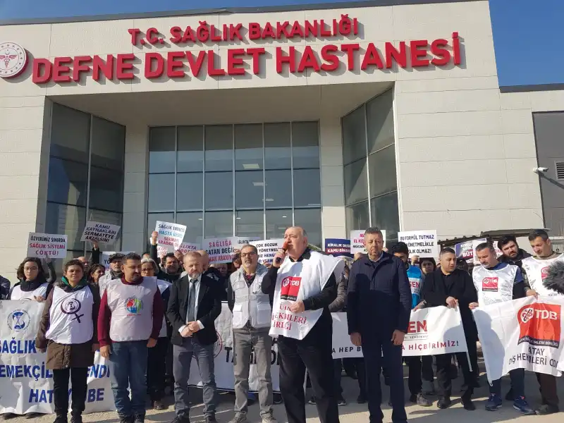  SAĞLIKÇILAR’DAN PROTESTOLARA DEVAM…