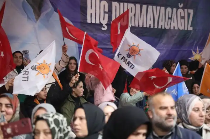 HATAY'DA KADIN KOLLARI KONGRESİ COŞKUSU