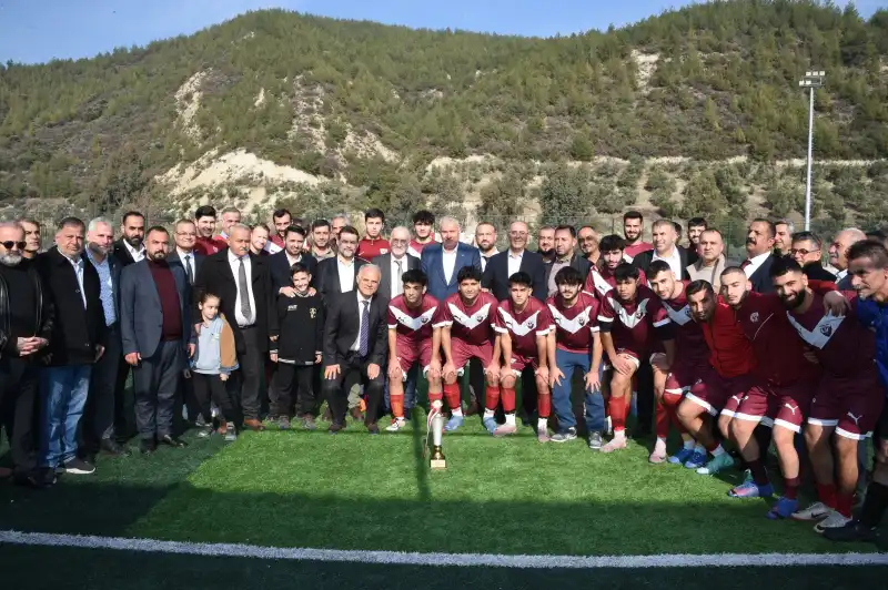  BAŞKAN YAPAR: “DEPREMDE ZARAR GÖREN SERİNYOL FUTBOL SEMT SAHAMIZIN BAKIMINI GERÇEKLEŞTİREREK HİZMETE SUNDUK, HAYIRLI OLMASINI DİLİYORUM.”