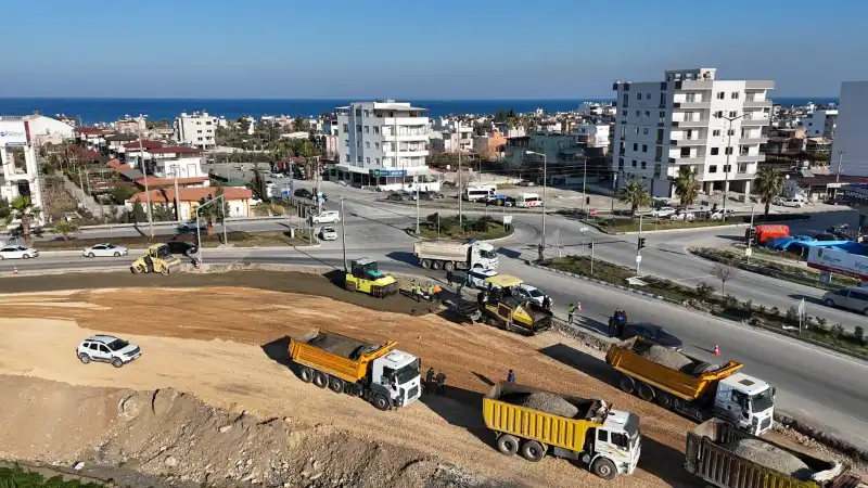 ARSUZ OTOBAN KAVŞAĞINDA TRAFİK SORUNU GİDERİLDİ